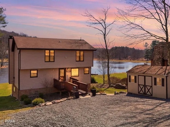 29 Tanglewood Ln, Lake Ariel, PA 18436