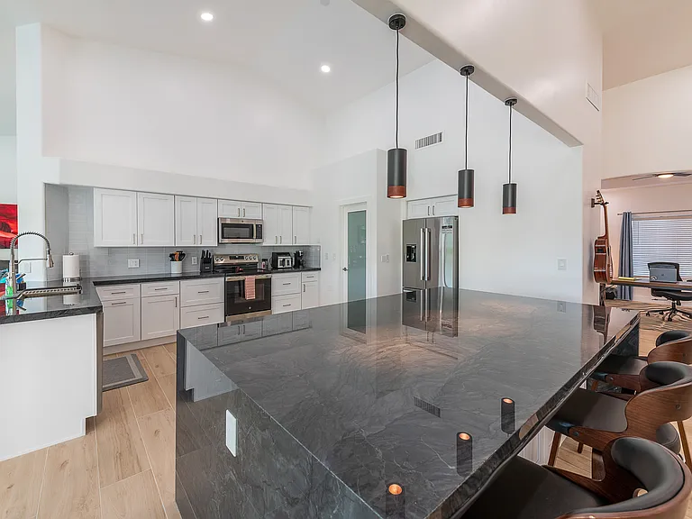 1710 E Queen Palm Dr — Photo 49