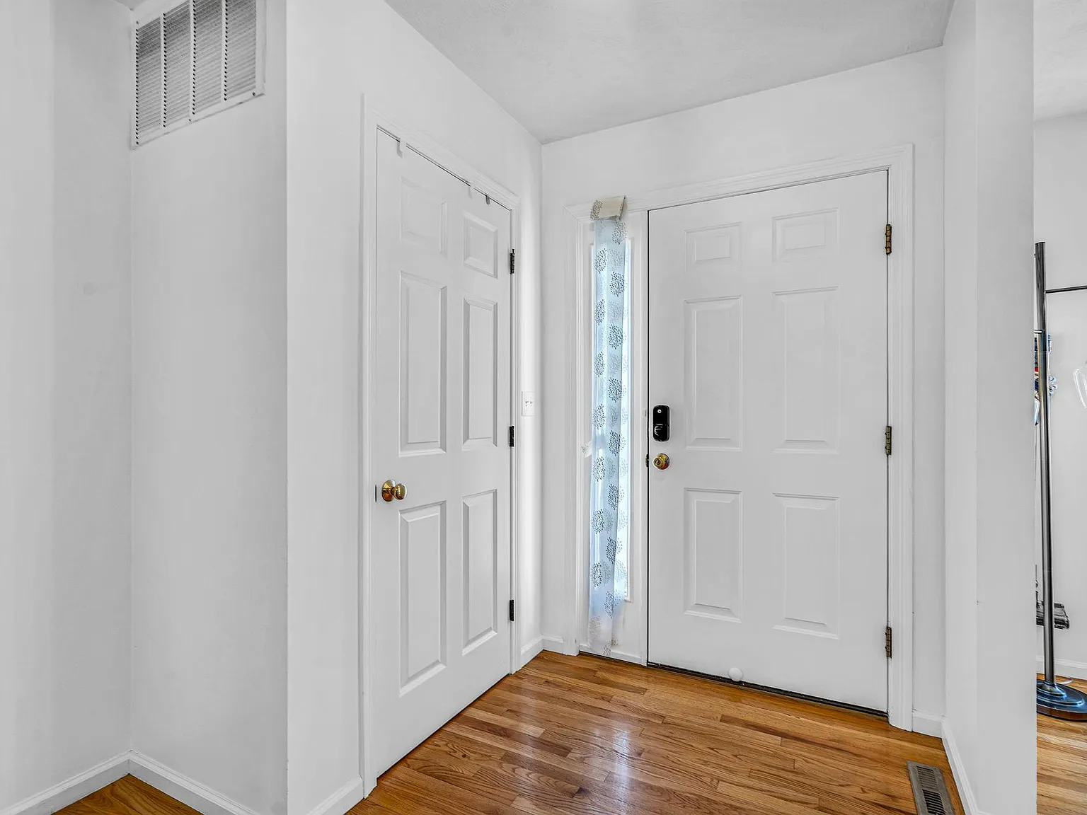 2 bed, 2.5 bath, 1530 sqft, $3,700 — Photo 4