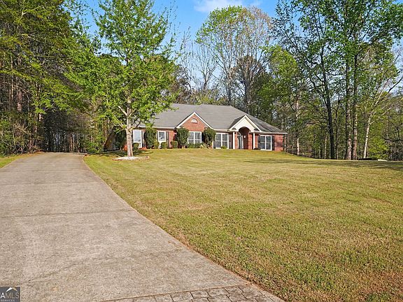 3rd image of 570 Morgan Ct