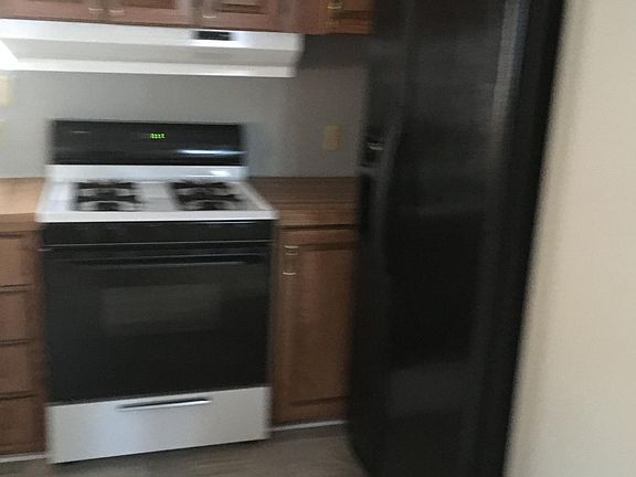 2nd image of 75 Troxel St