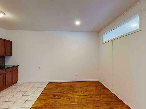 4th image of 293 Throop Ave #2