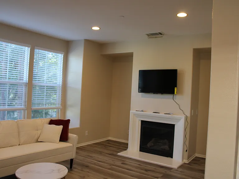 1438 University Cir — Photo 4