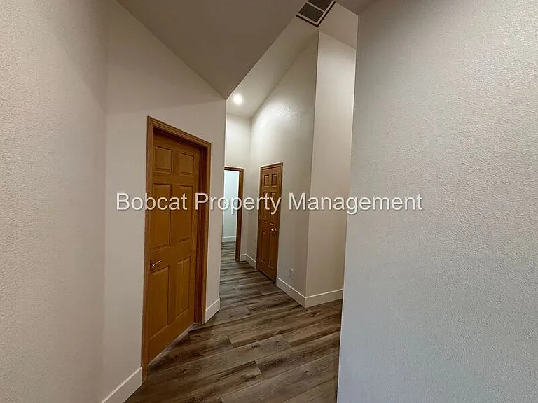 1300 Bridle Way — Photo 18