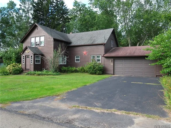 17015 Ontario Rd, Irving, NY 14081