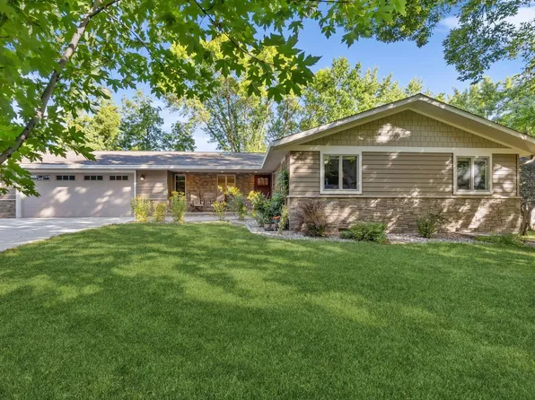 925 Sumac Ln, Glencoe, MN 55336