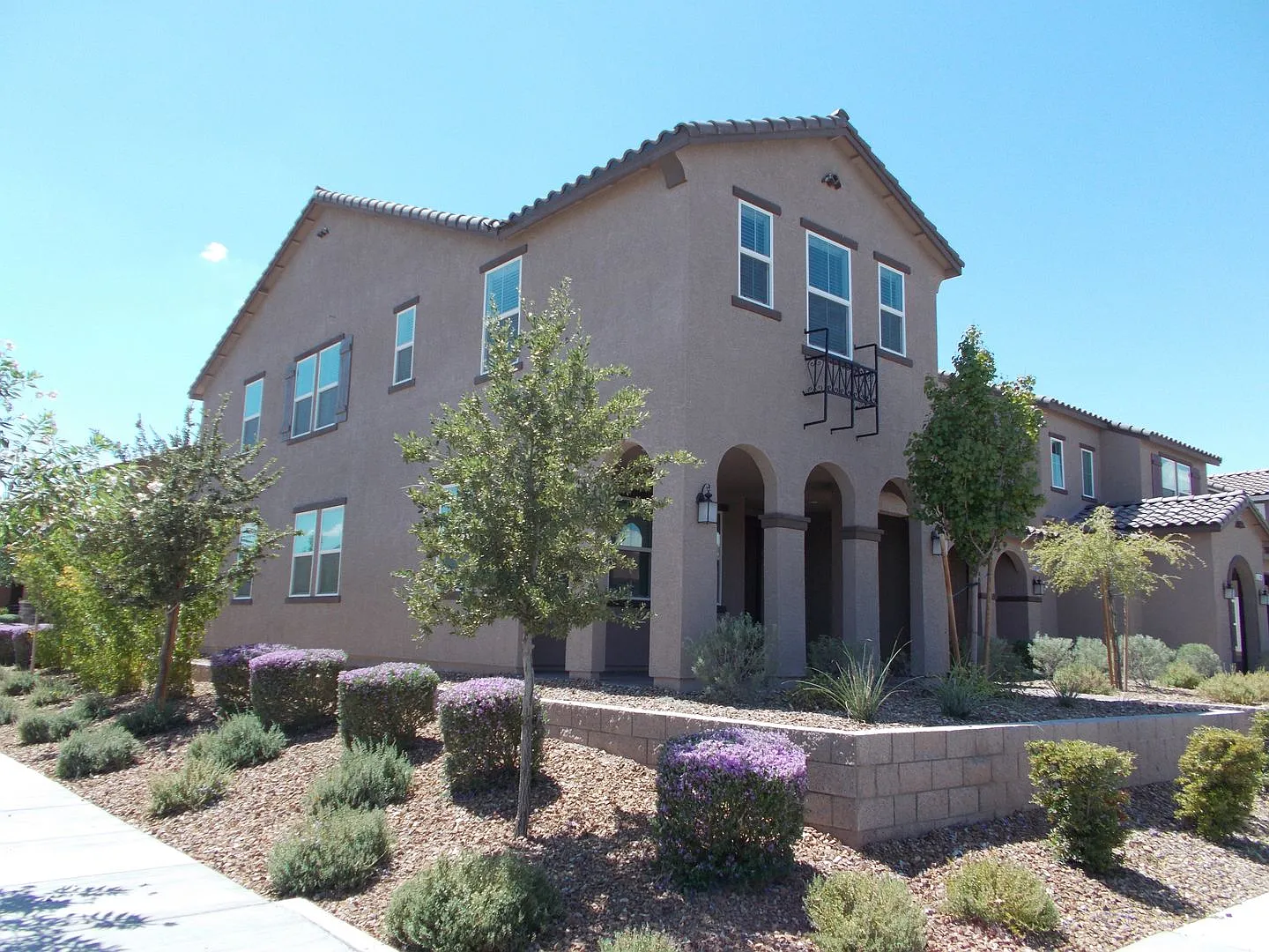 Welcome Home to comfort, style, and easy living! — Photo 1