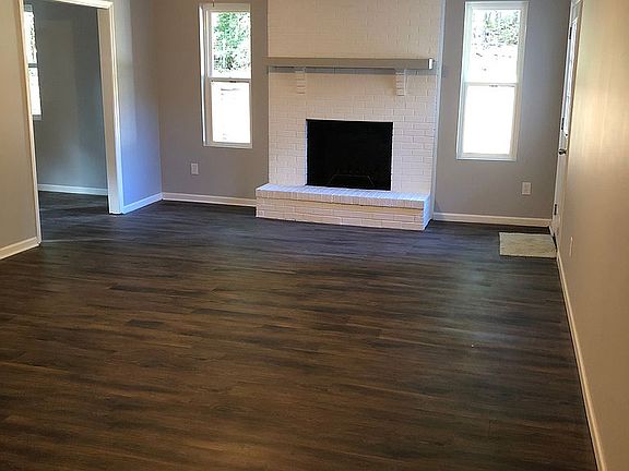 4th image of 121 Dresden Dr