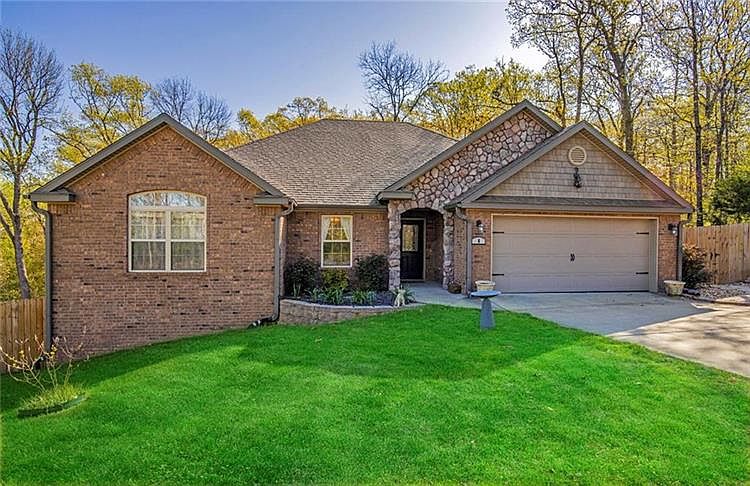 1st image of 6 Hillington Cir