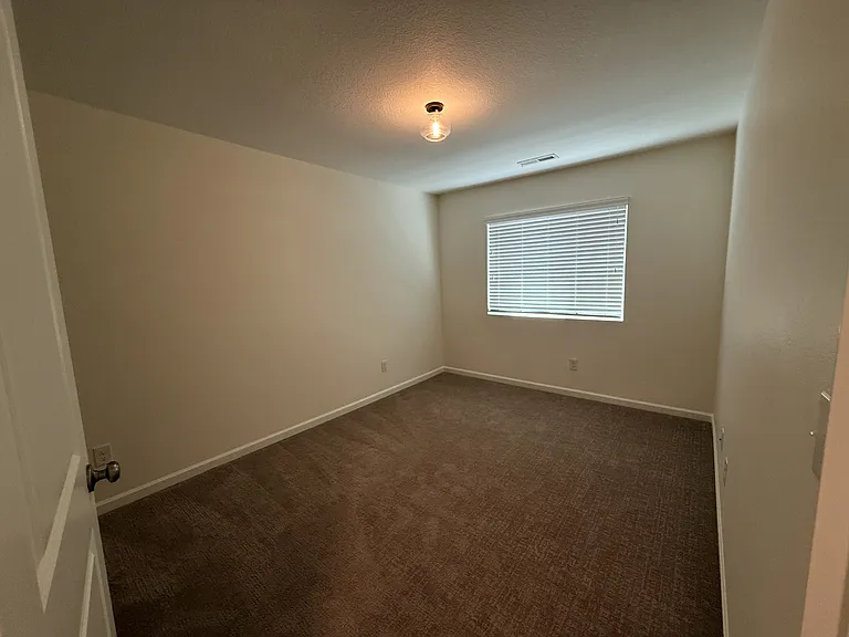 17539 SE Acadia St — Photo 32