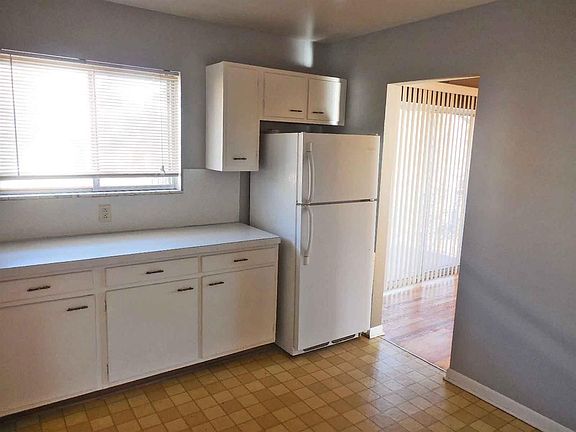 3rd image of 1492 Bemidji Dr