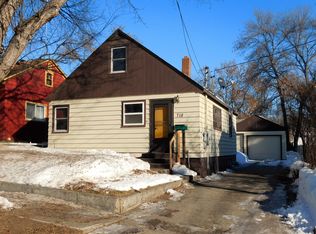 718 11th St NE, Minot, ND 58703