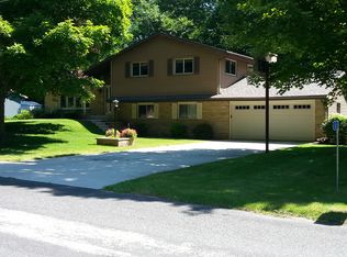 5413 Timberline Ln, Sheboygan, WI 53081