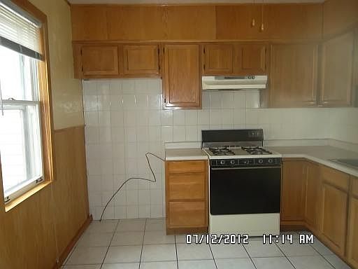 2nd image of 3809 S Kenilworth Ave