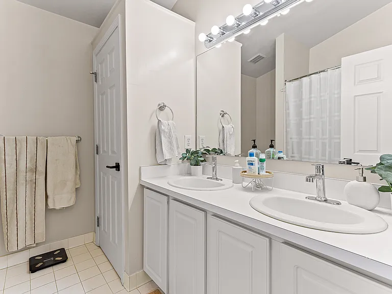 1484 Chapleau Dr — Photo 34