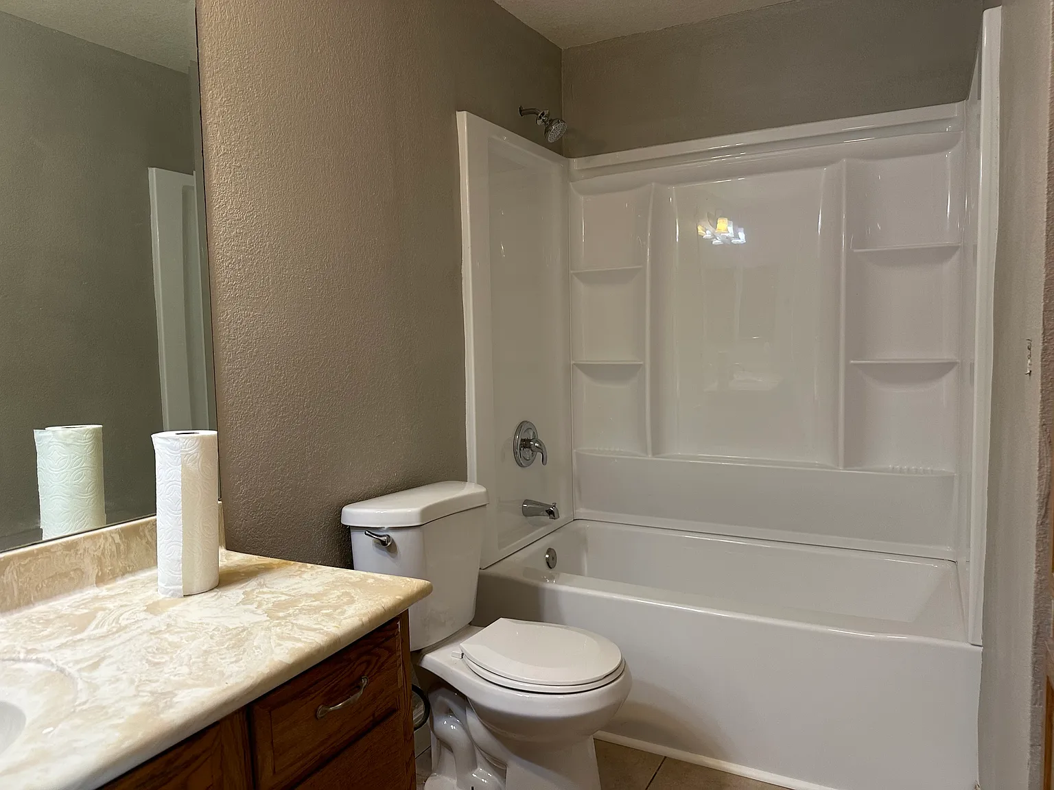 2 bed, 751 sqft, $2,200 — Photo 4