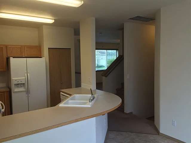 6458 Steamer Dr SE — Photo 3