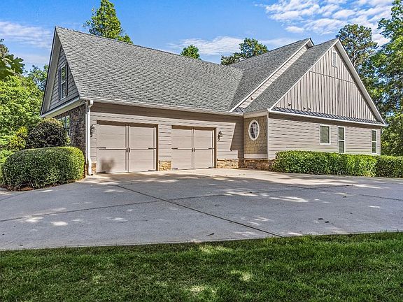 3rd image of 1001 Glen Eagle Dr
