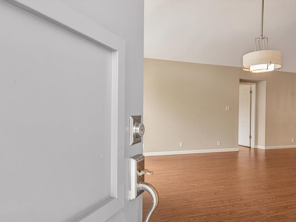 1st image of 1724 Vista Del Sol