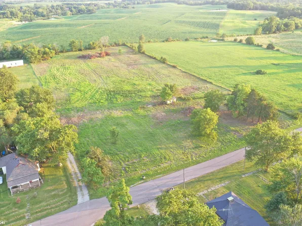 102 W Wall St, Exline, IA 52555