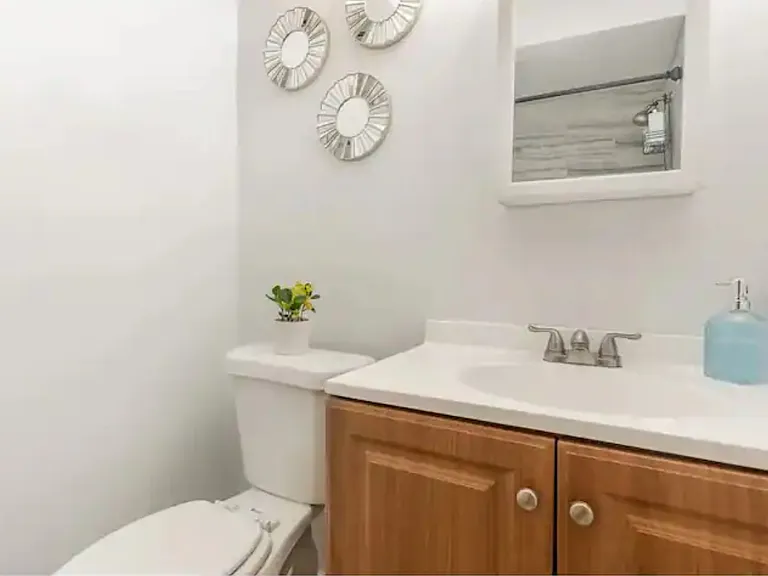 916 Mount Hope Ave #2 — Photo 14