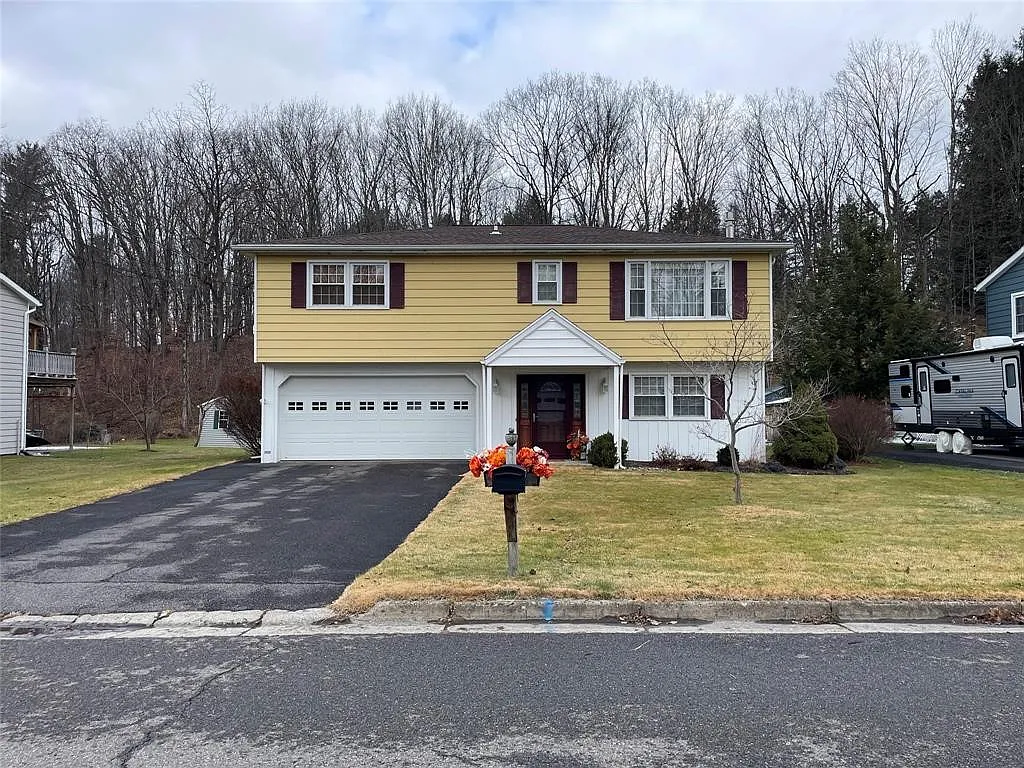 3 bed, 2.5 bath, 1752 sqft, $1,850 — Photo 1