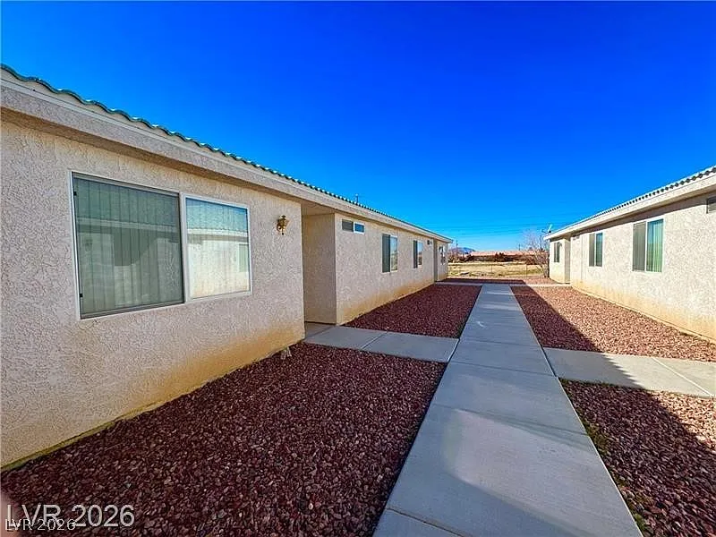 2 bed, 2.0 bath, 3812 sqft, $1,250 — Photo 1
