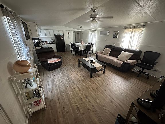 2nd image of 104 Bosque
