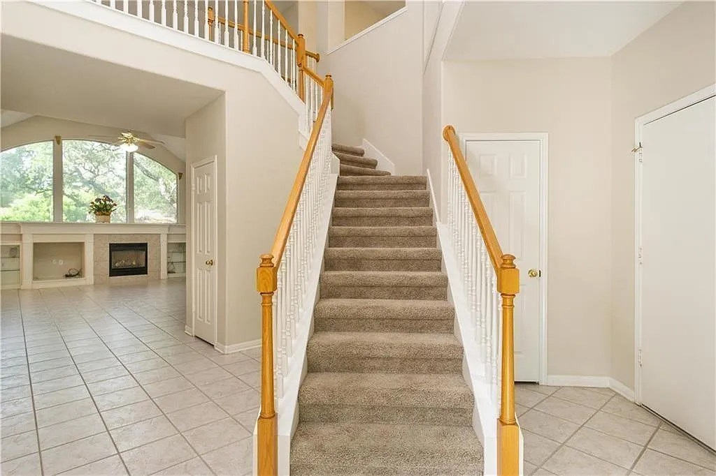 3 bed, 2.5 bath, 3074 sqft, $3,500 — Photo 4