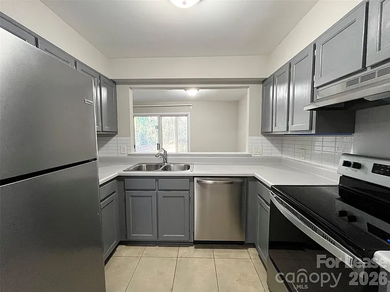 2901 Iron Gate Ln — Photo 9