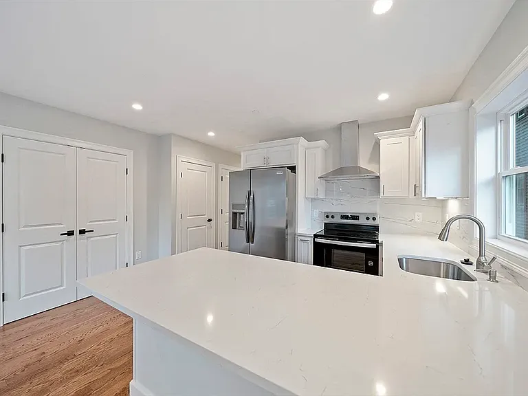 52 Bellevue St #2 — Photo 20