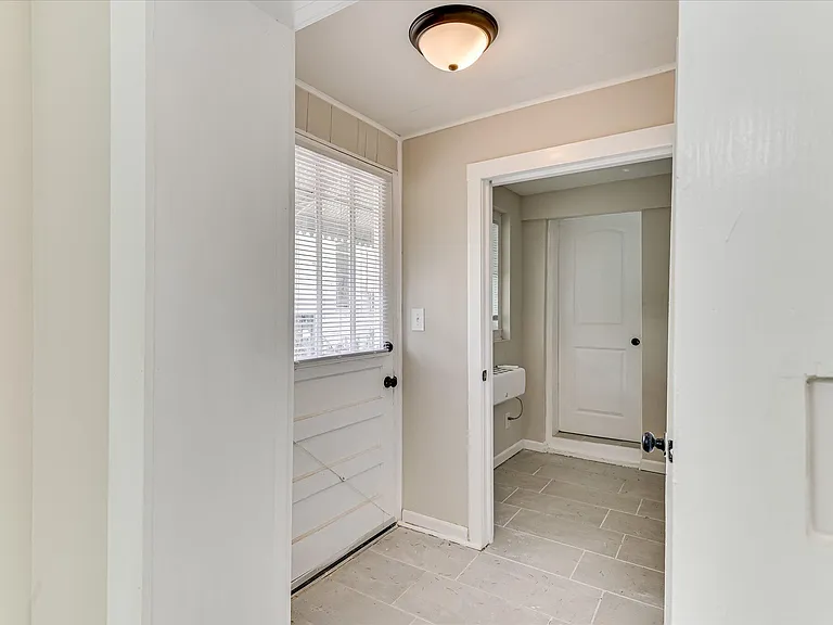 325 Meridian Ave — Photo 6