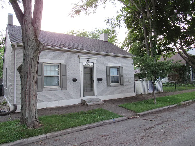 230 S 3rd St — Photo 16
