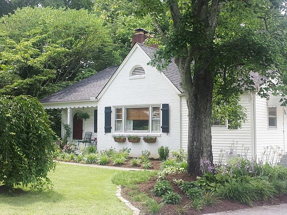 2nd image of 2921 Arbor Pl