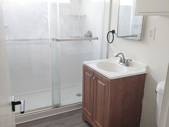 3rd image of 2239 N Catalina St APT 3