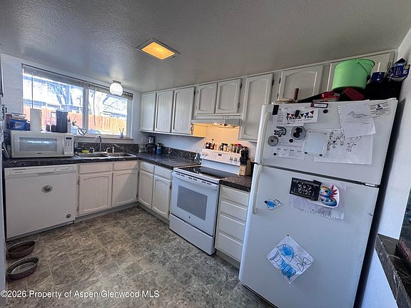 2nd image of 1018 E 7th St