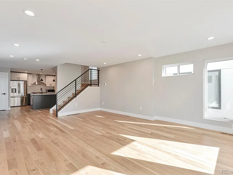 1453 Irving St — Photo 6