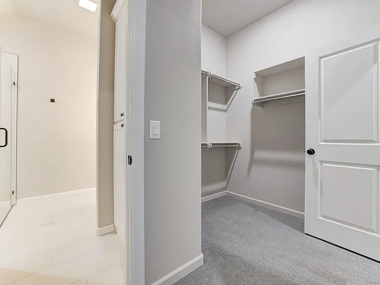 1811 Hollow Crest Ct — Photo 33