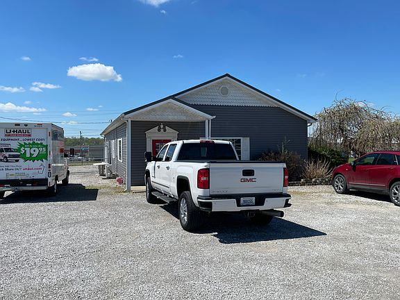 2nd image of 210 Laura Sue Humphress Dr