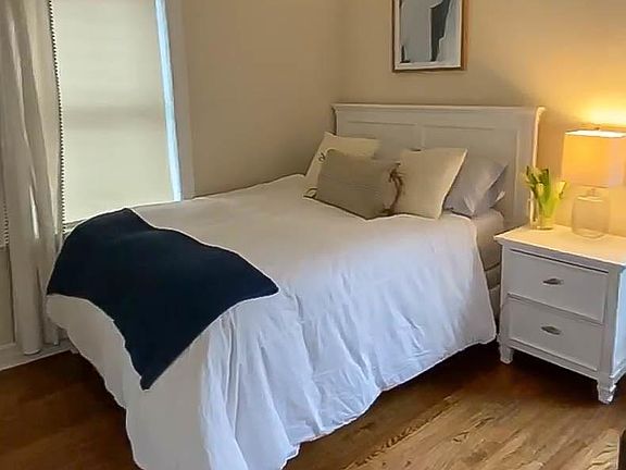 4th image of 3826 N Sheffield Ave #1N