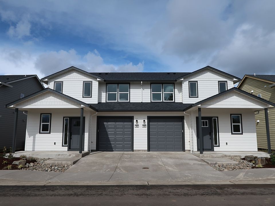 360 and 362 Seven Oaks lane