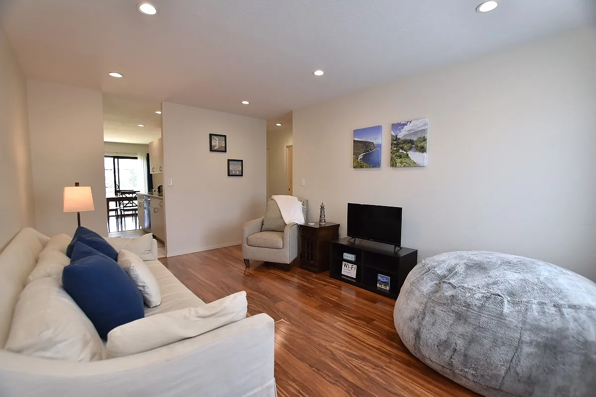 2 bed, $2,100 — Photo 1