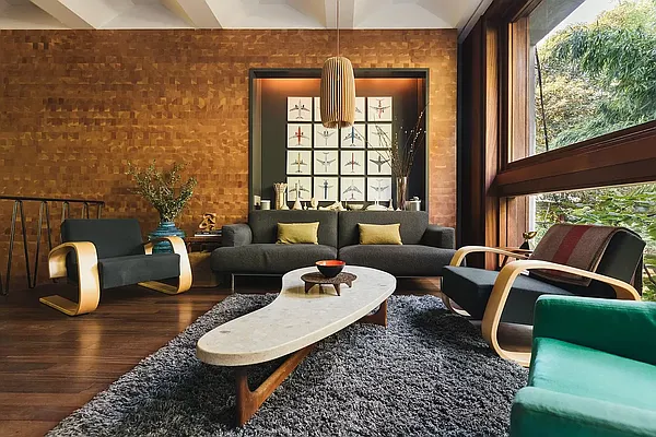 Rented by Gulia Wang, LREB | media 52