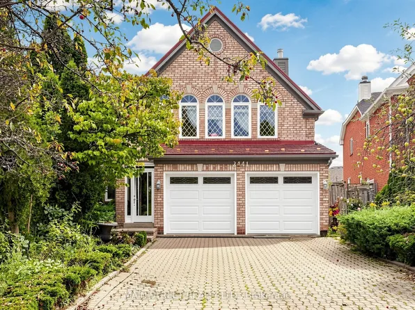 2441 Willowburne Dr, Mississauga, ON L5M 5G1