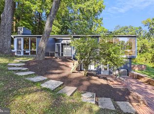 7302 Rippon Rd, Alexandria, VA 22307