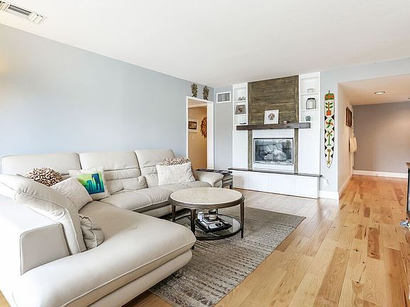 3rd image of 1217 20th St Unit 104