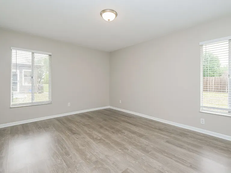 10142 Bannister St — Photo 14