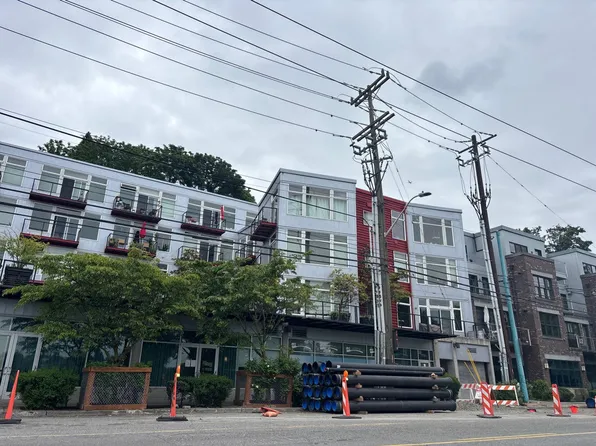2960 Eastlake Ave E APT 204, Seattle, WA 98102
