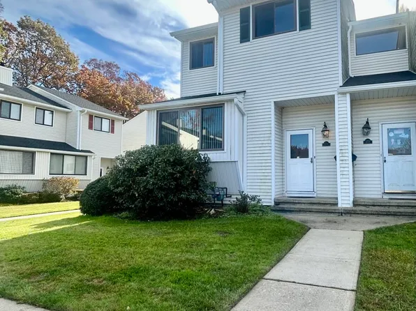 271 Clubhouse Drive, Middletown, NJ 07748