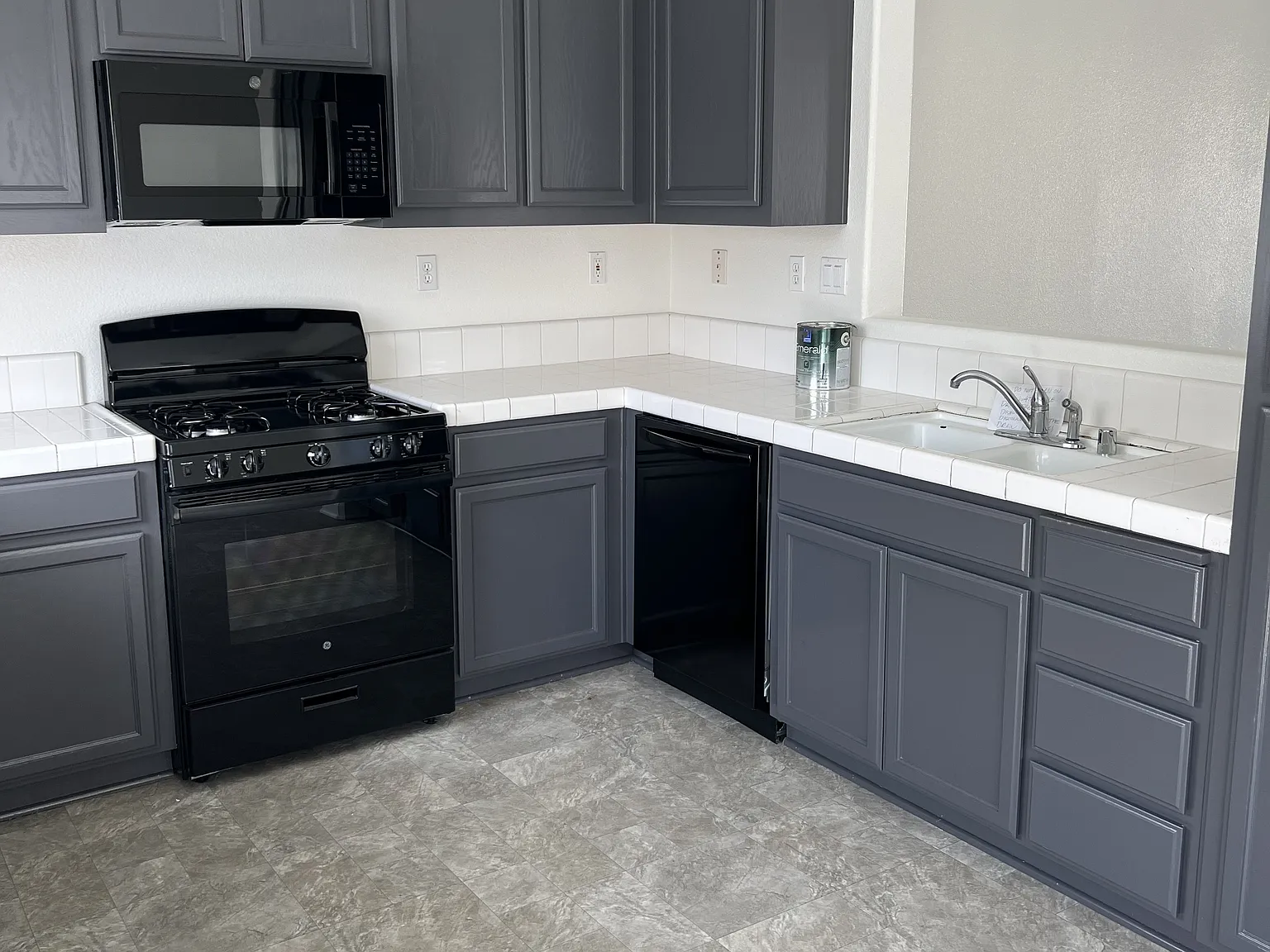 3 bed, 2.0 bath, 1643 sqft, $2,495 — Photo 4